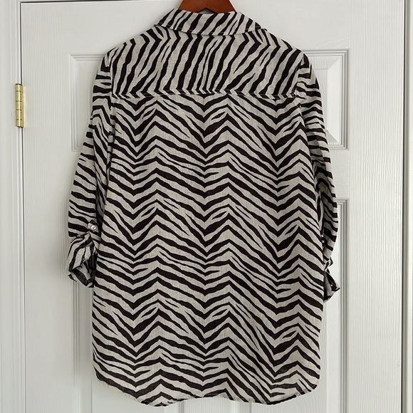 Tahari 100% linen animal print zebra bottoms down shirt Sz M - Picture 2 of 6